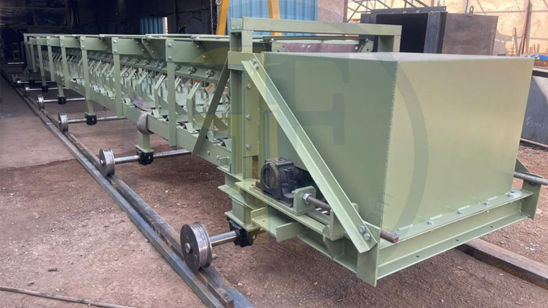 شاتل کانوایر (Shuttle Conveyor) یکی از فناوریهای پیشرفته در زمینه حمل و نقل مواد است که در بسیاری از صنایع و بخصوص صنعت تولید و توزیع استفاده میشود.